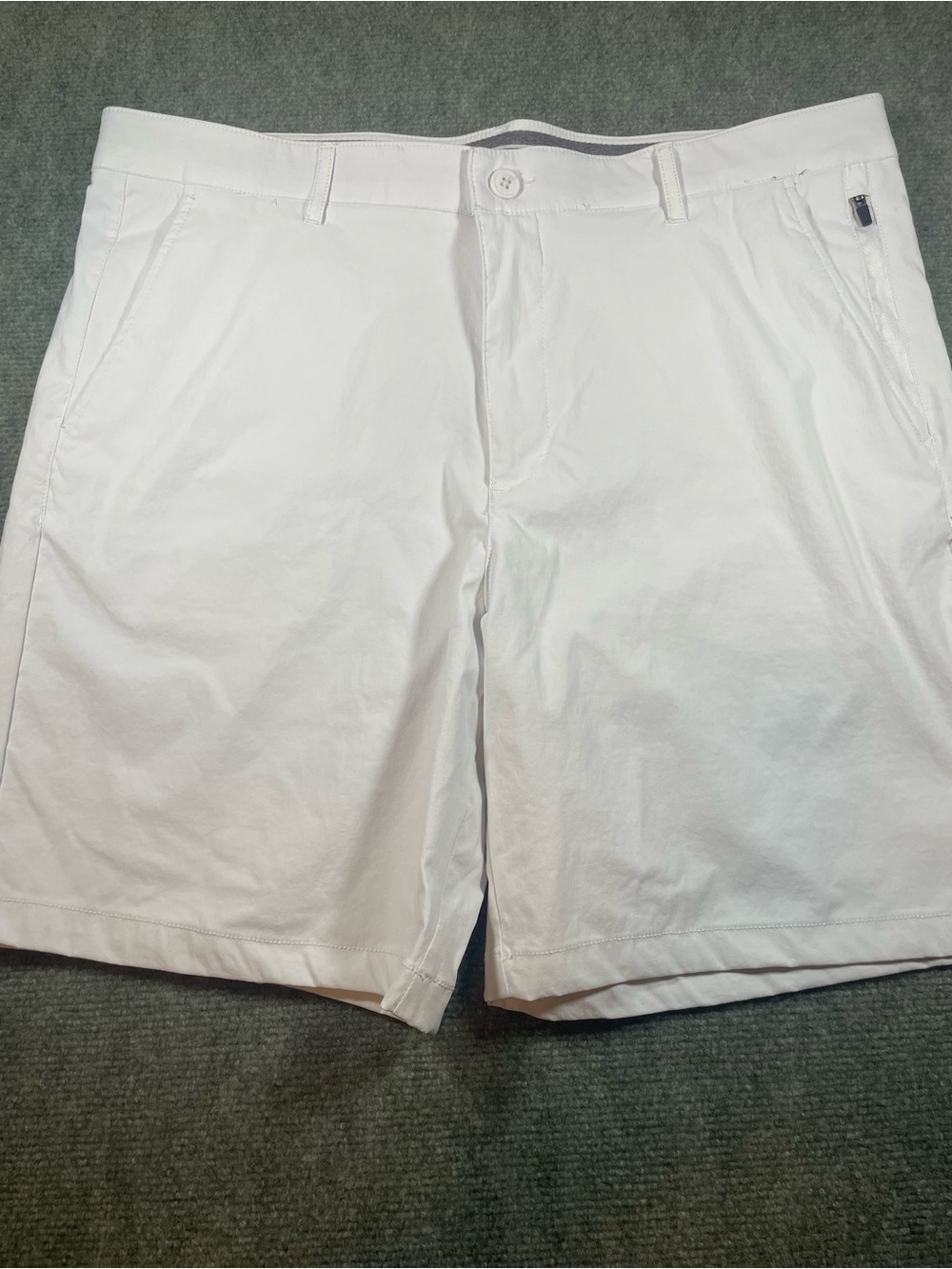 DKNY‎ Men’s White Flat Front Shorts
